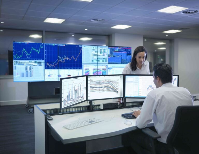 Fundamental vs. Technical Analysis: What’s the Difference?
