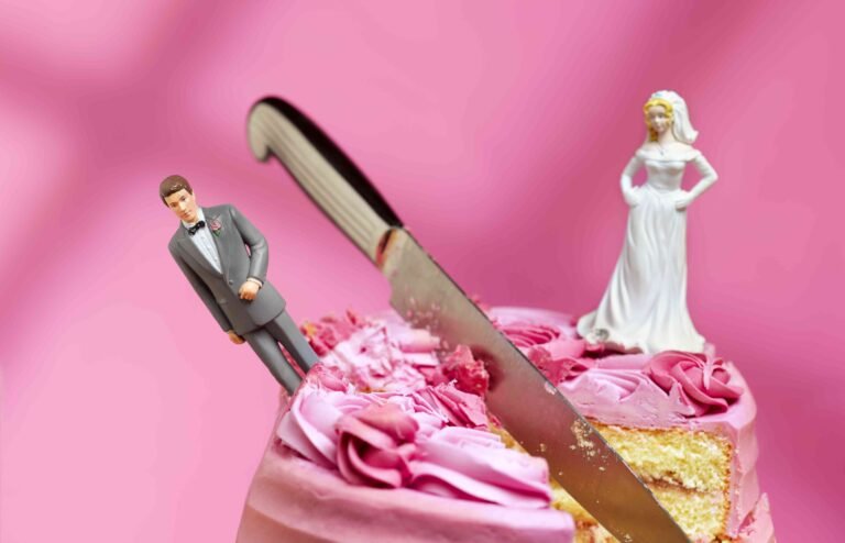Do You Need a Relationship Financial Exit Strategy? The Do’s and Don’ts of an Emergency Breakup Fund