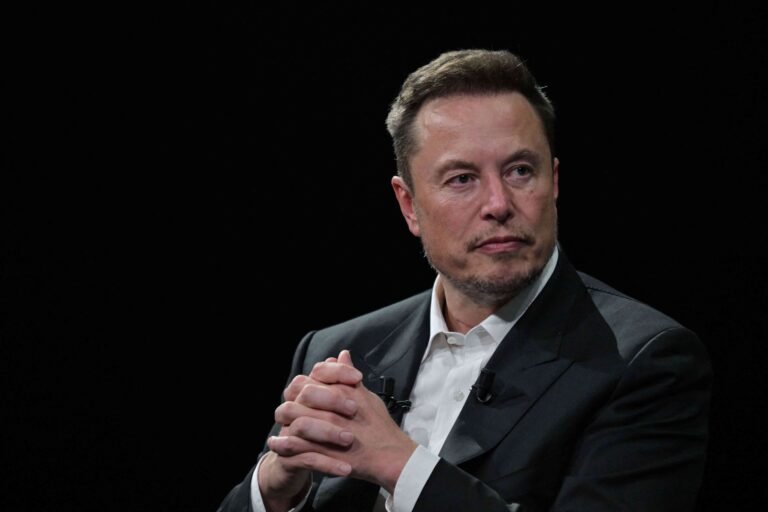 The 10 Richest People in the World