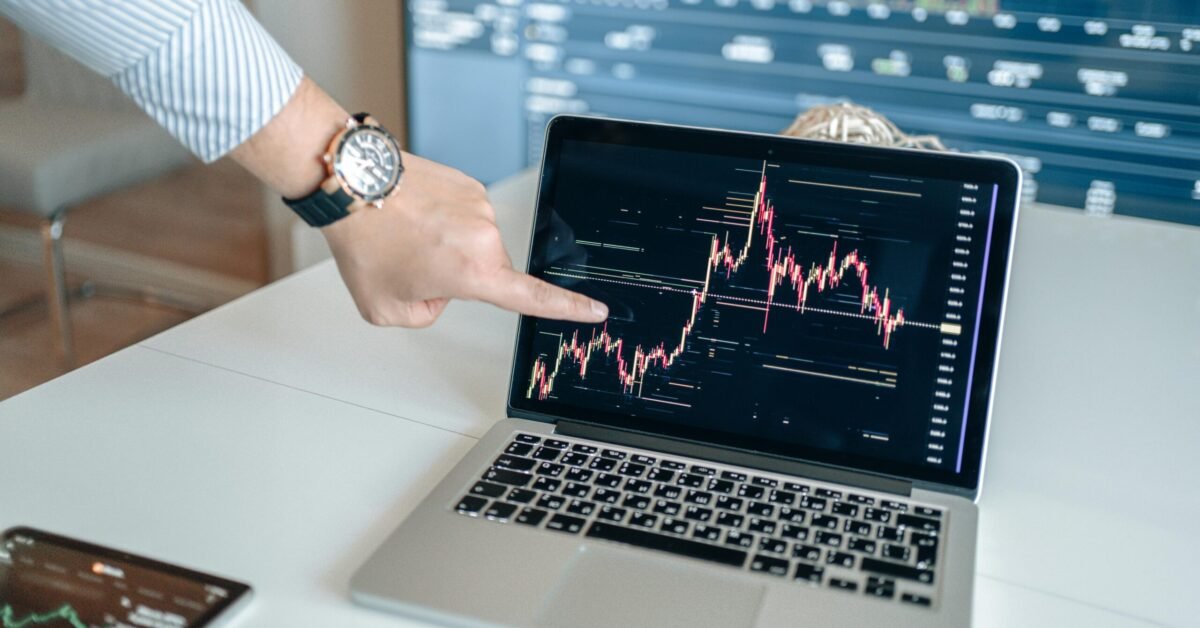 Stocks vs ETFs for Beginners: 5 Smart & Powerful Truths to Maximize Your Profits in 2026