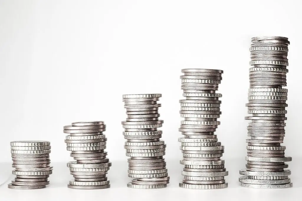 how to build wealth through budgeting saving and investing