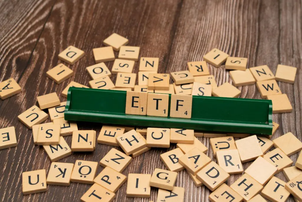 Portfolio Diversification for Beginners: How to Reduce Risk and Build a Strong Investment Portfolio 8 ETF diversification example