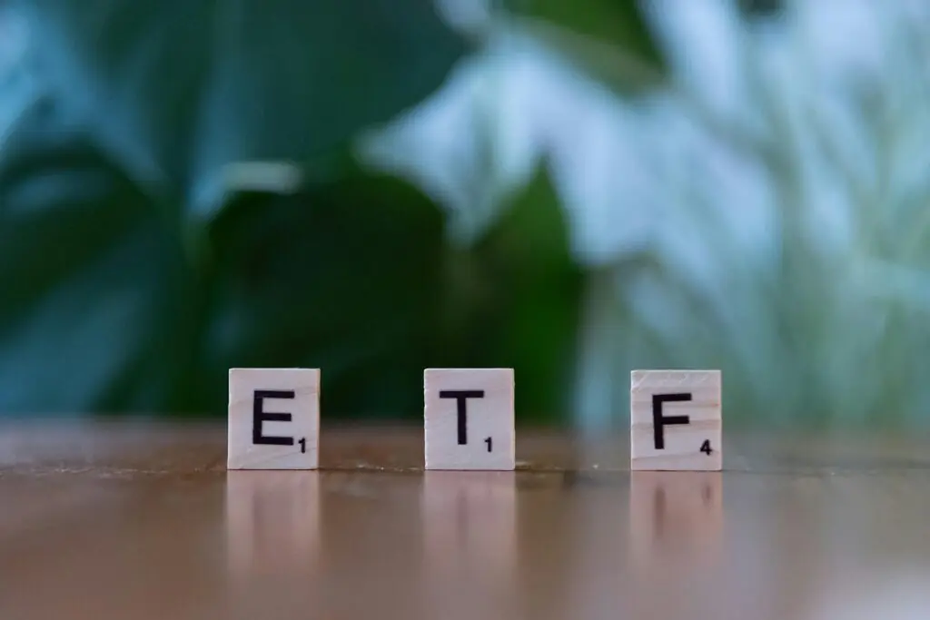 How the Stock Market Works: A Complete Beginner's Guide to Investing in 2026 8 How ETFs provide diversification
