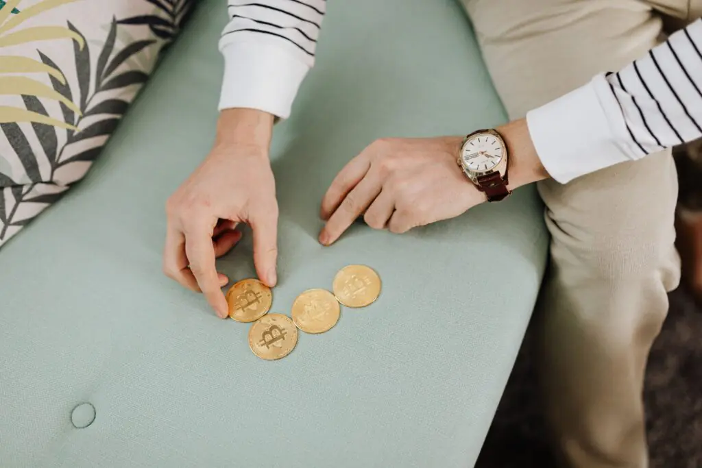 Starting small versus waiting to invest