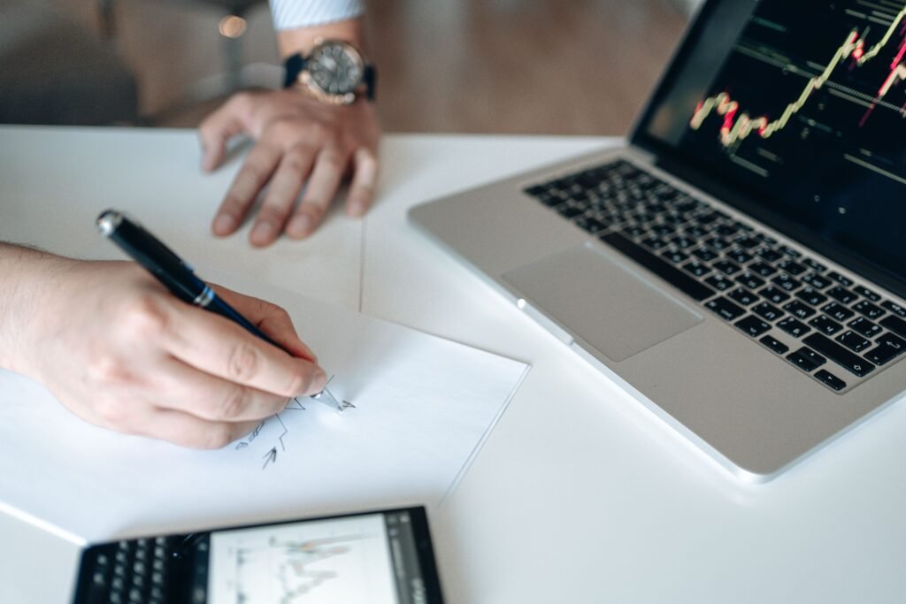 How to Invest in Stocks for Beginners: A Simple Step-by-Step Guide for New Investors 4 setting investing goals for beginners